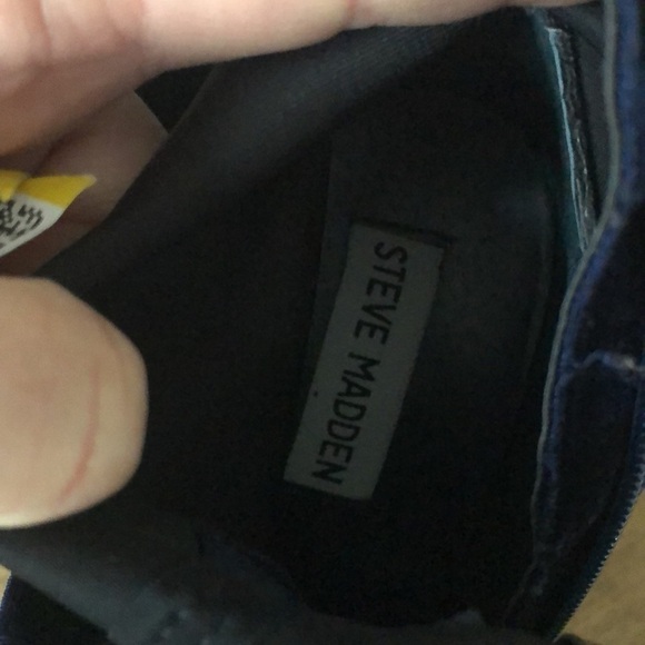 Steve Madden “Edit” Blue Velvet 4” Heeled Ankle Booties Size 10 Edgy Shoes Boots - Picture 15 of 16